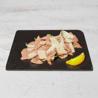 Roast beef homemade all'inglese con rucola e grana