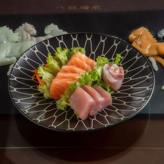 J33 Sashimi misto 12 pezzi