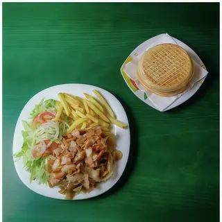Oferta 32: 2 Platos Carne, patatas, ensalada y 1 refresco 1L.