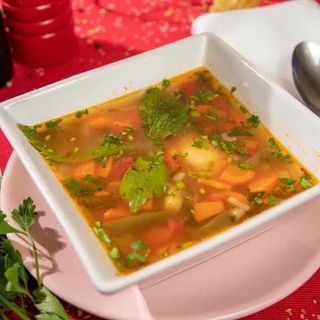 CIORBA DE LEGUME CU BORS NATURAL 