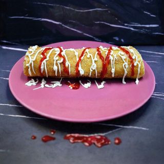 Velika pohovana palačinka sa pečenicom