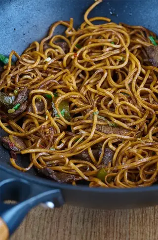 Fideos con Terneras