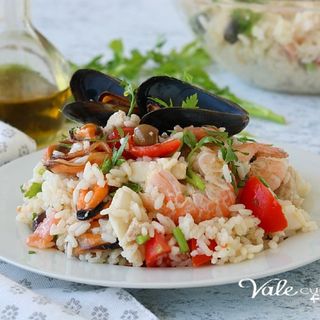 Insalata di riso con pesce 