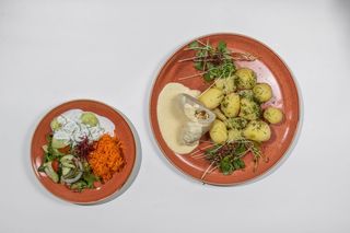 Filet Faszerowany Szpinakiem i Serem z Ziemniakami