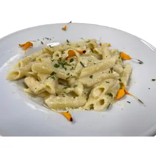 Penne Rigate Con 5 Quesos
