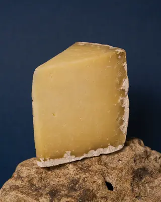 Petit Cantal Entre Deux  Cuña 200Gr