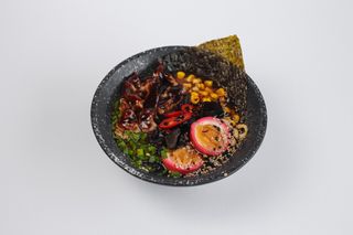 Рамен з куркою діп фрай (520г)