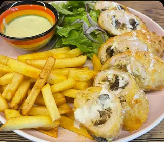 Куриное филе,фаршированное грибами в сливочном соусе
