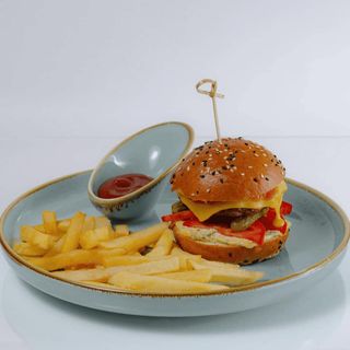 Мини бургер с телятиной 