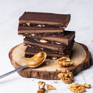 Протеиново барче с орехи  и фъстъчено масло (60г)