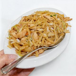 30. Tallarines con pollo