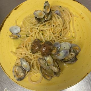 Spaghetti con vongole, cozze, gambero e pomodorino