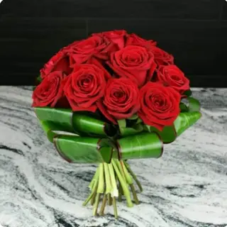 Bouquet compatto 15 rose rosse