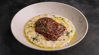 Томлені яловичі щоки з ризото (390 г)