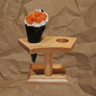 125. Temaki Salmón Macerado (1 Pza.)