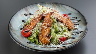 სალათი ცეზარი ქათმით