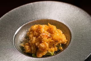 TEMPURA DE GAMBAS DE ROCA CON SALSA CREMOSA