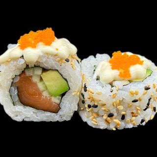 61. Salmón roll (8 uds.)