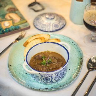 Carbonade flamande cu frites belgiques