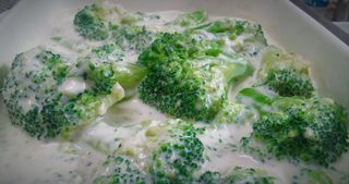 Броколи със сирена (300г)