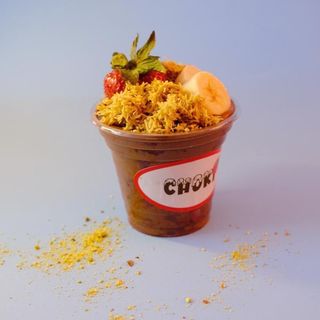 მარწყვი და ბანანი დუბაის შოკოლადით