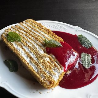 Медівник з малиновим джемом (180 г)