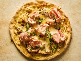 Pizza Funghi e mortadela di Bolonia