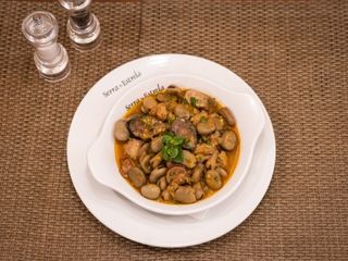 Favas com Entrecosto