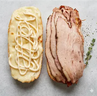 Bocadillo De Chicharrón Y Queso