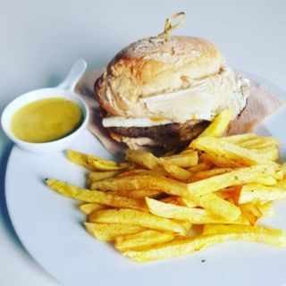 Prego à Moda do Yammi com Ovo