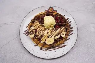 Waffle Višnja Banana