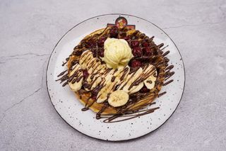 Waffle Višnja Banana