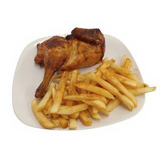 Medio pollo con  patatas y pan