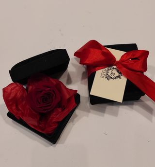 Poklon Dehidrirana Ruža u dekorativnoj kutiji