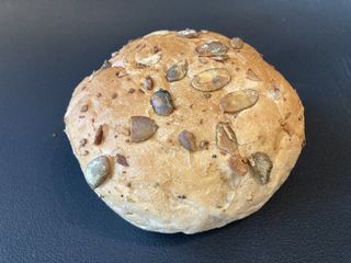 Buła z nasionami dyni 100g