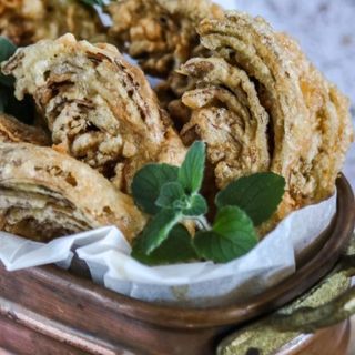 Carciofi dorati e fritti