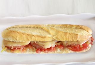 Bocadillo De Lomo Completo