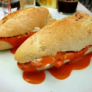 Bocadillo De Lomo Mojo Picón