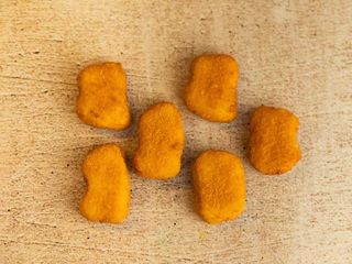 Наггетси з соусом BBQ