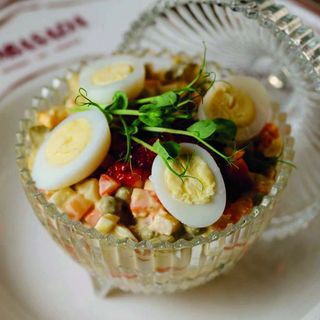 Олів'є з червоним кав’яром 