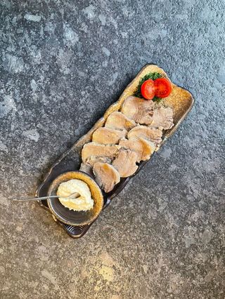 საქონლის ენა პირშუშხით