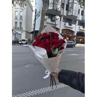 წითელი სპრეი ვარდები 