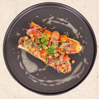 Zuchinni la cuptor cu năut și quinoa