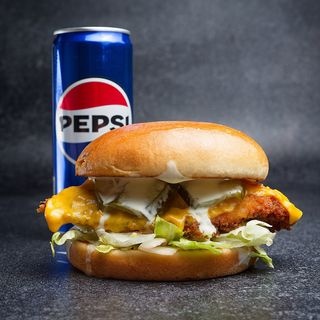 Crispy chicken better with pepsi i klasik pomfrit