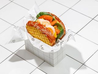 Egg Drop Sandwich Cu Creveti