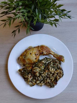 Пилешко бутче със спанак и ориз (450г)