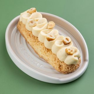 ეკლერი თხილით