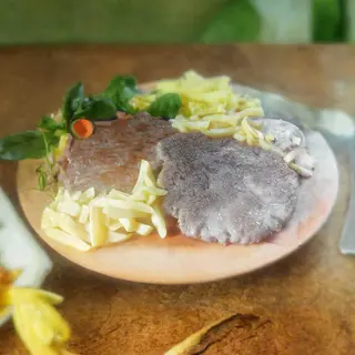Pljeskavica na kajmaku 400g