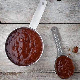 Dodatkowy sos bbq obok