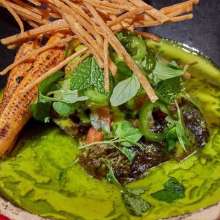 Canelón de puchero con curry verde